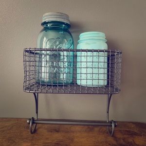 NWOT Wire wall basket with towel holder